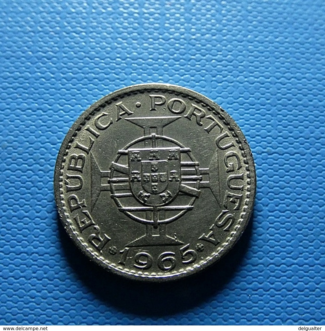 Portuguese Moçambique 2 1/2 Escudos 1965 - Portugal