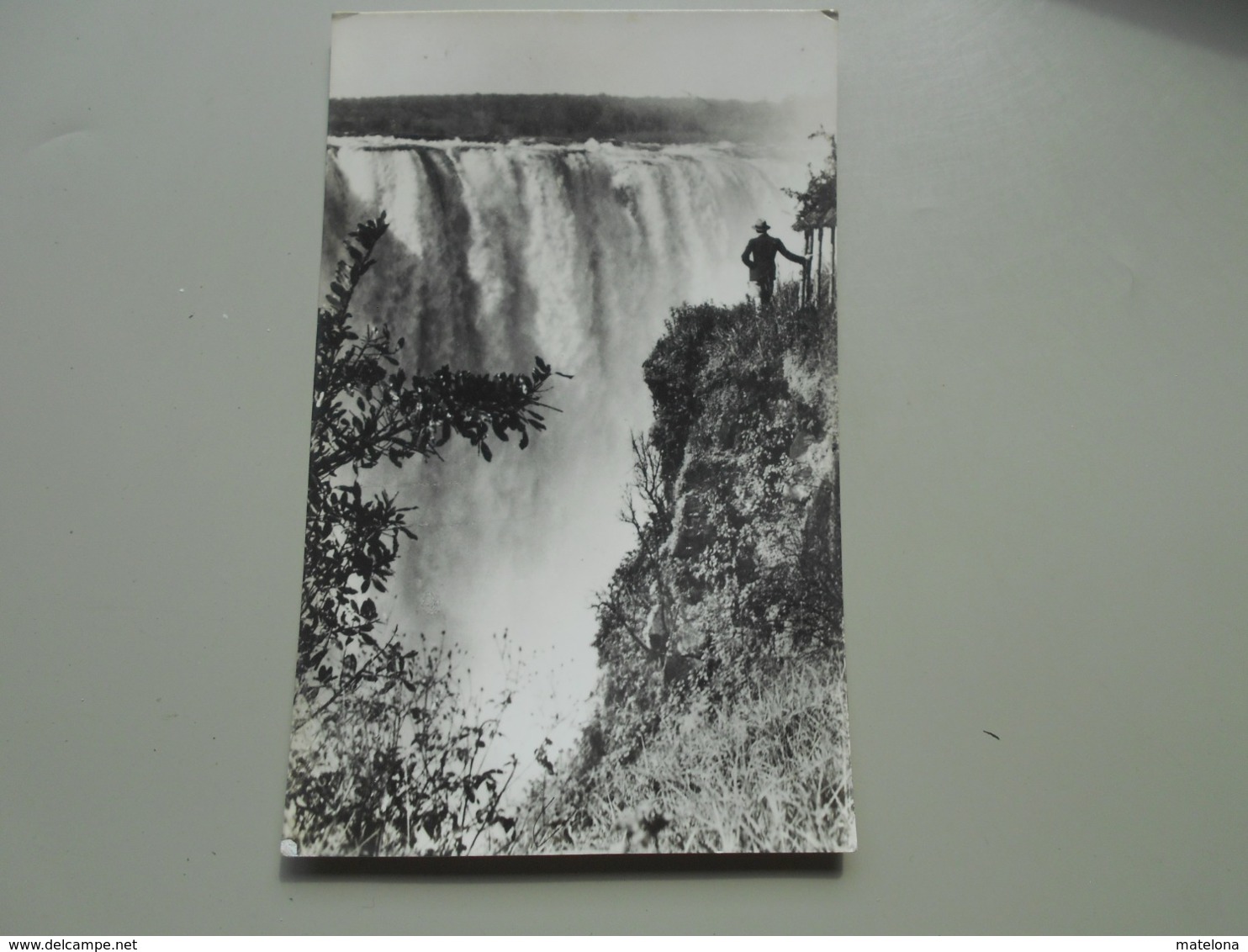 ZIMBABWE VICTORIA FALLS A VIEW OF THE MAIN FALLS NEAR THE DEVIL'S CATARACT VICTORIA FALLS - Zimbabwe