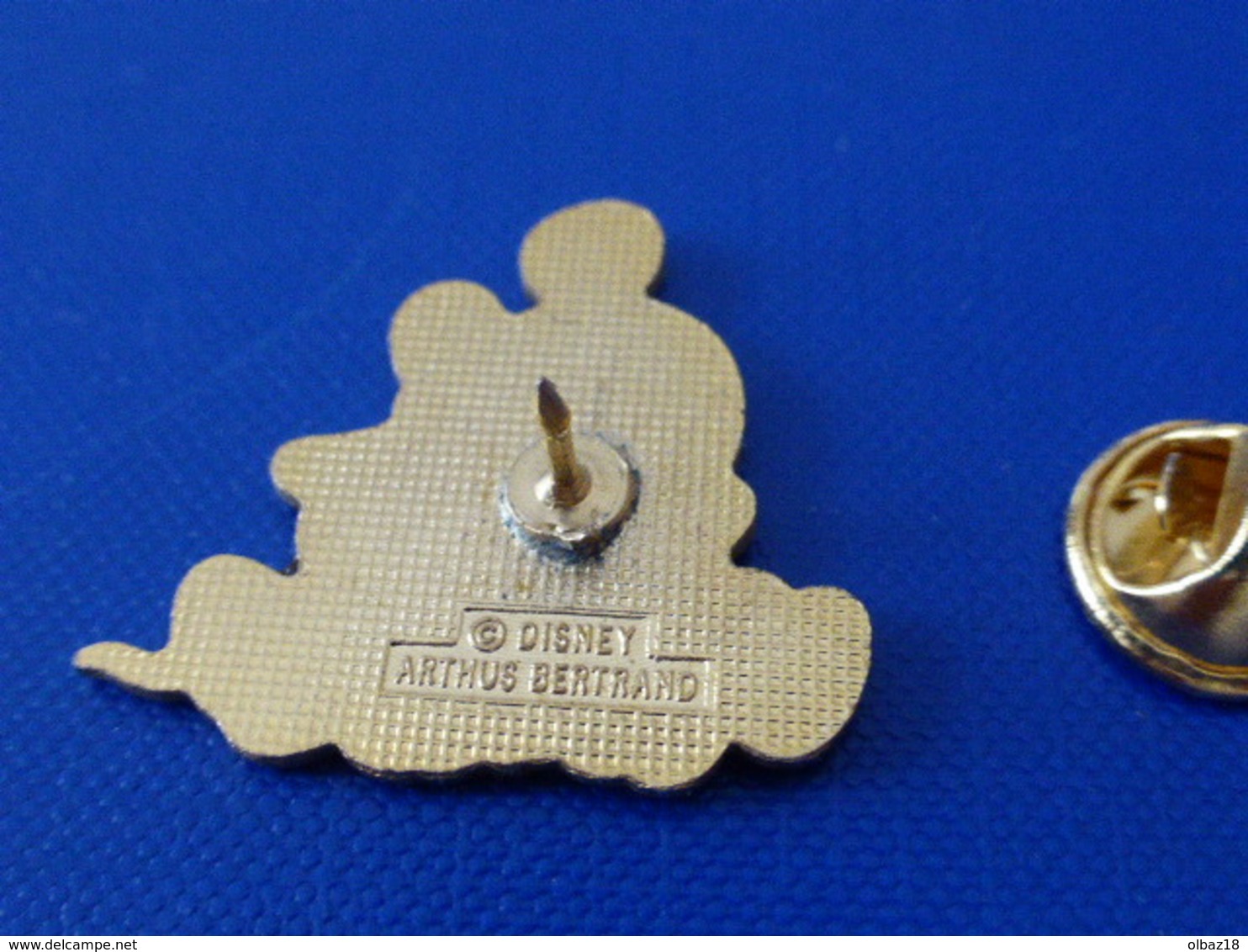 Pin's Disney Mickey - Bébé Junior Et Pluto - Au Dos: Arthus Bertrand (GB45) - Disney