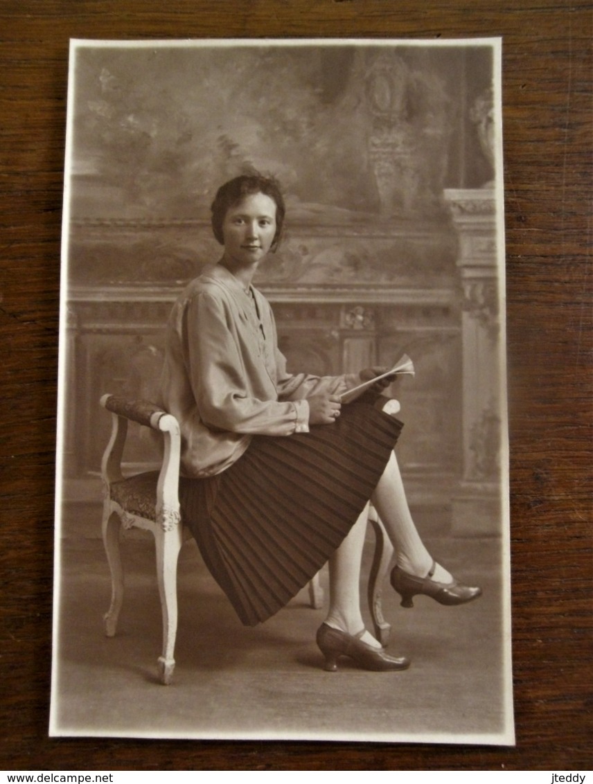 Oude FOTO-kaart  Zittende Dame  Door Fotograaf  OMER  D' HAESE  AALST - Geïdentificeerde Personen