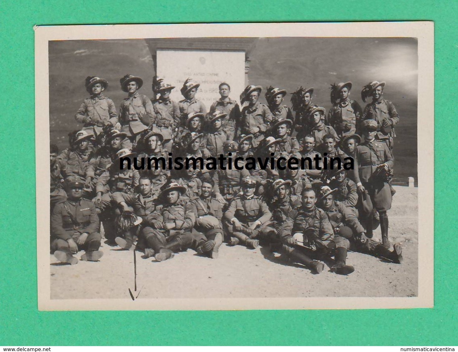 Bersaglieri Al Passo Tonale 1932 Foto Di Gruppo Fronte Alla Lapide Ai Caduti - War, Military