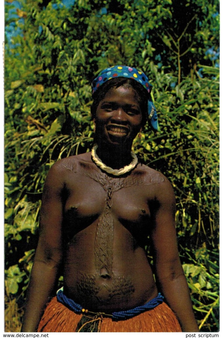 Afrique - Guinée ? - Campune Tatuada - Femme Tatouée - Nu - Guinea-Bissau
