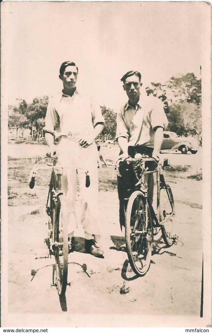 MEN HOMMES With Their Bicycles / Avec Leurs Vélos - Photo PC 1940' Gay Int - Ciclismo