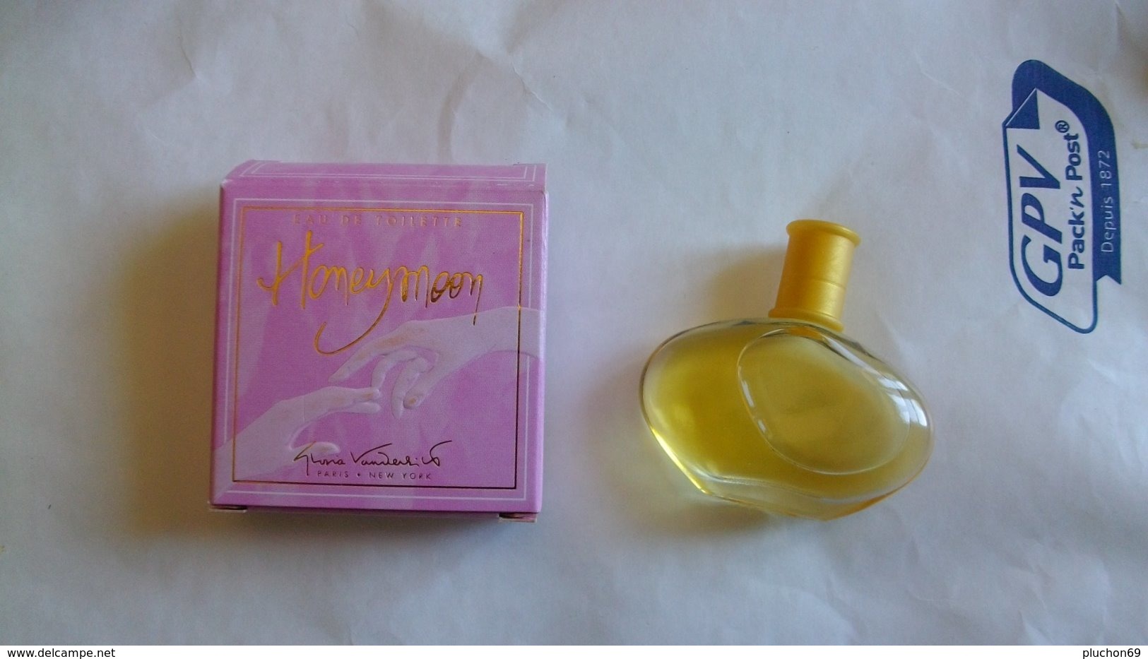 Miniature De Parfum Gloria Vanderbilt   " Honeymoon   " Eau De Toilette - Miniatures Femmes (avec Boite)