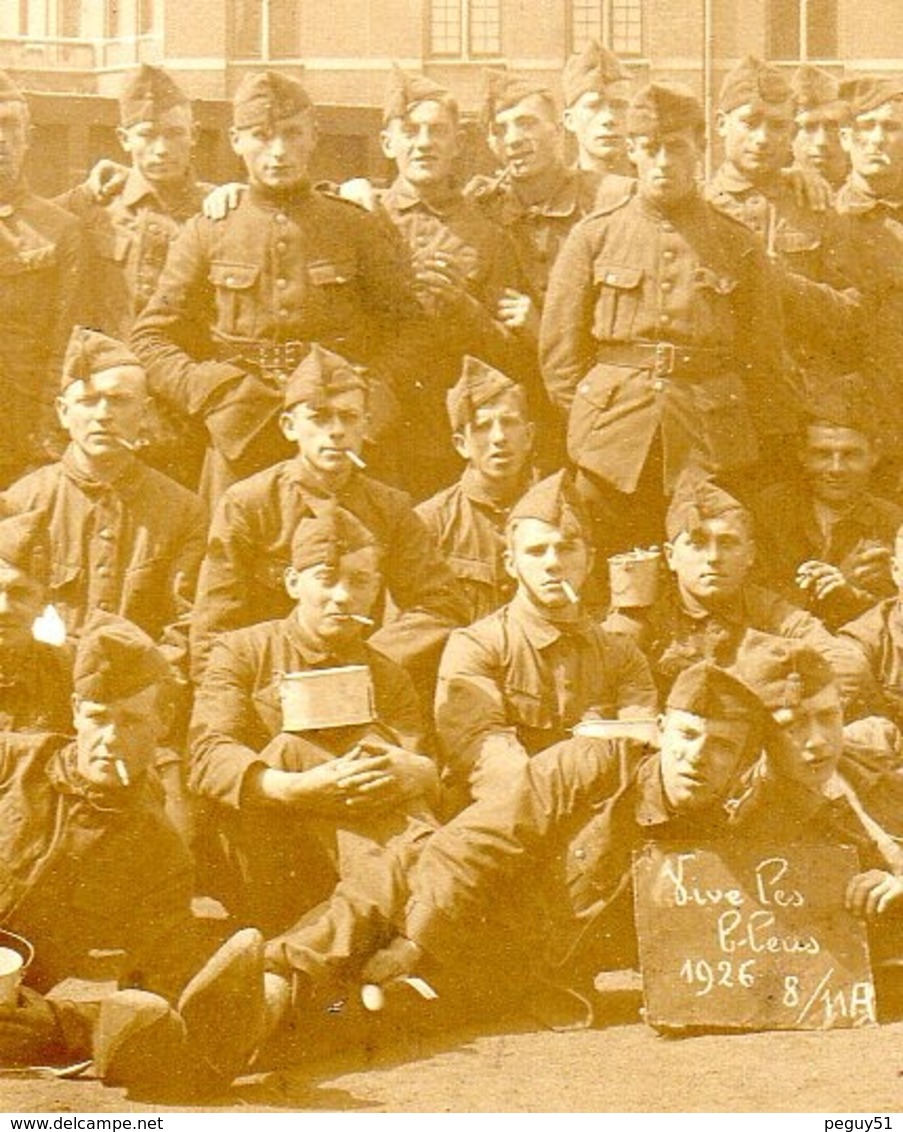 Carte-photo. Armée Belge. Contingent 1926 ( 8 / 11 A). Caserne à Situer - Casernes