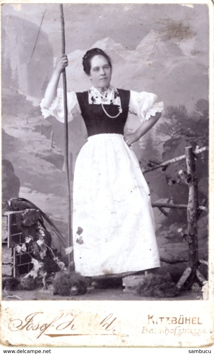 Porträt Frau In Tracht Und Hüterstock - Kabinettfoto Von Josef Herold Kitzbühel Ca 1895-1900 - Fotografie