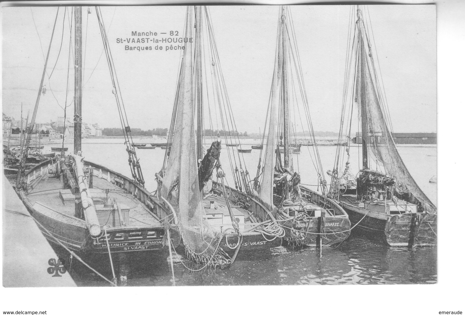 SAINT VAASTLA HOUGUE  Barques De Pêche - Saint Vaast La Hougue