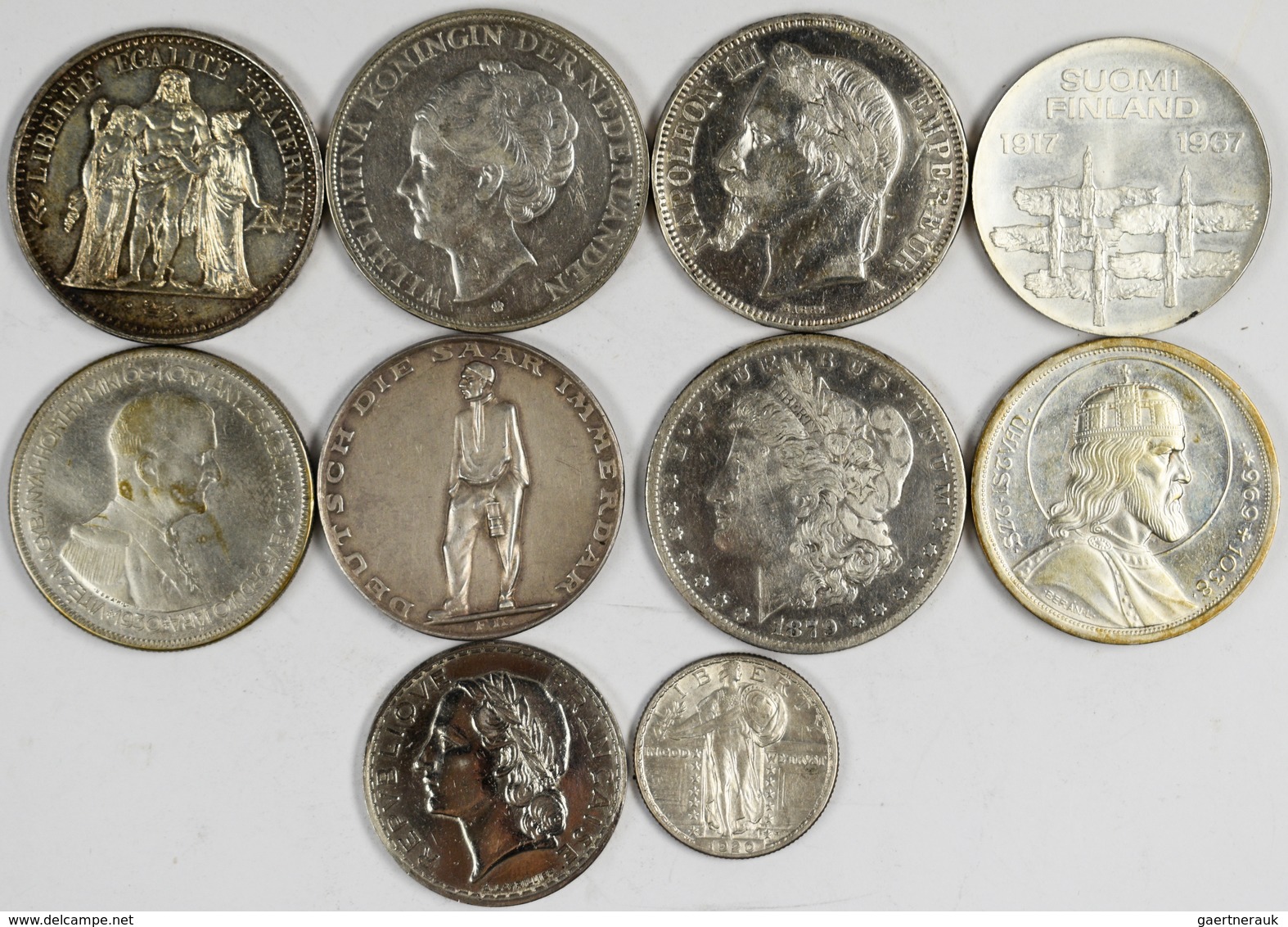 Alle Welt: Kleine Schachtel Mit 10 Münzen/Medaillen, 9 Davon Silber Um 1900. - Sonstige & Ohne Zuordnung