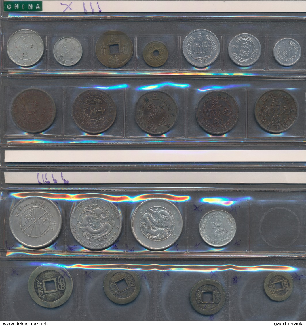 China: Lot 37 Münzen Aus China Und Taiwan. Typensammlung, Von äteren Cash Münzen, über Münzen Der Re - Cina