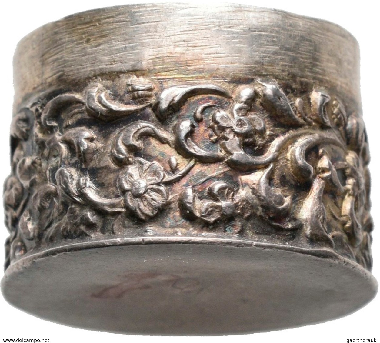 Varia, Sonstiges: Silberne Puderdose In Form Einer Muschel, Ca. 69 X 51 Mm; Dazu Dekoratives Altes S - Altri & Non Classificati