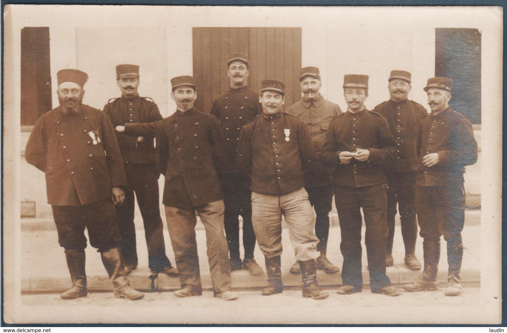 Carte Photo , Militaria , Groupe De Militaires Royan 1916 , Animée - Régiments