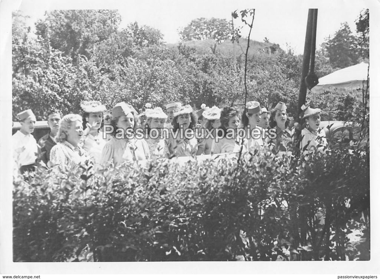 2 PHOTOS  BARBIZON CATHERINETTES 43 GRANDE RUE  ASILE MATERNEL LAURE HENRY (années 50 ?) - Barbizon