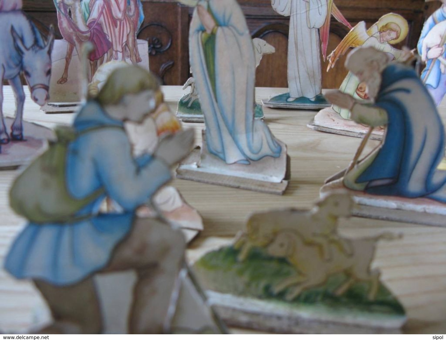 Personnages X 8 - Anges X 4- Animaux X4 Enfant Jésus - Découpés Dans Du Carton Lanterne En Métal Léger Fontaine En Bois - Crèches De Noël