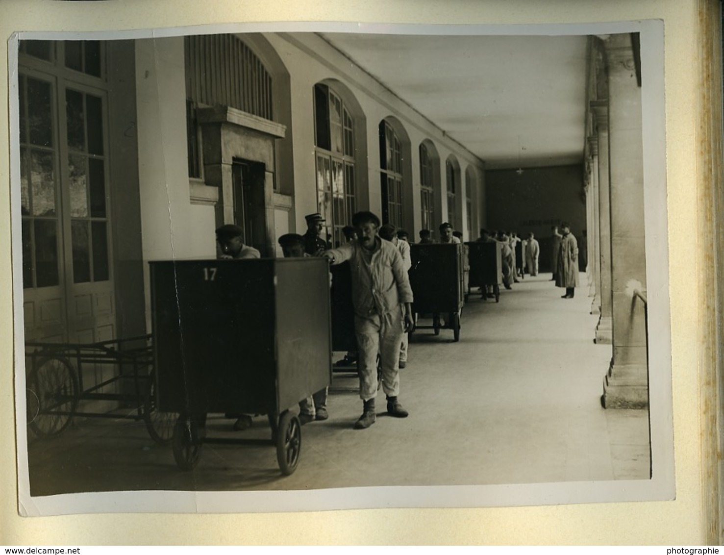 France Maison de Répression de Nanterre Album Dépôt de Mendicité 28 Photos Album 1921