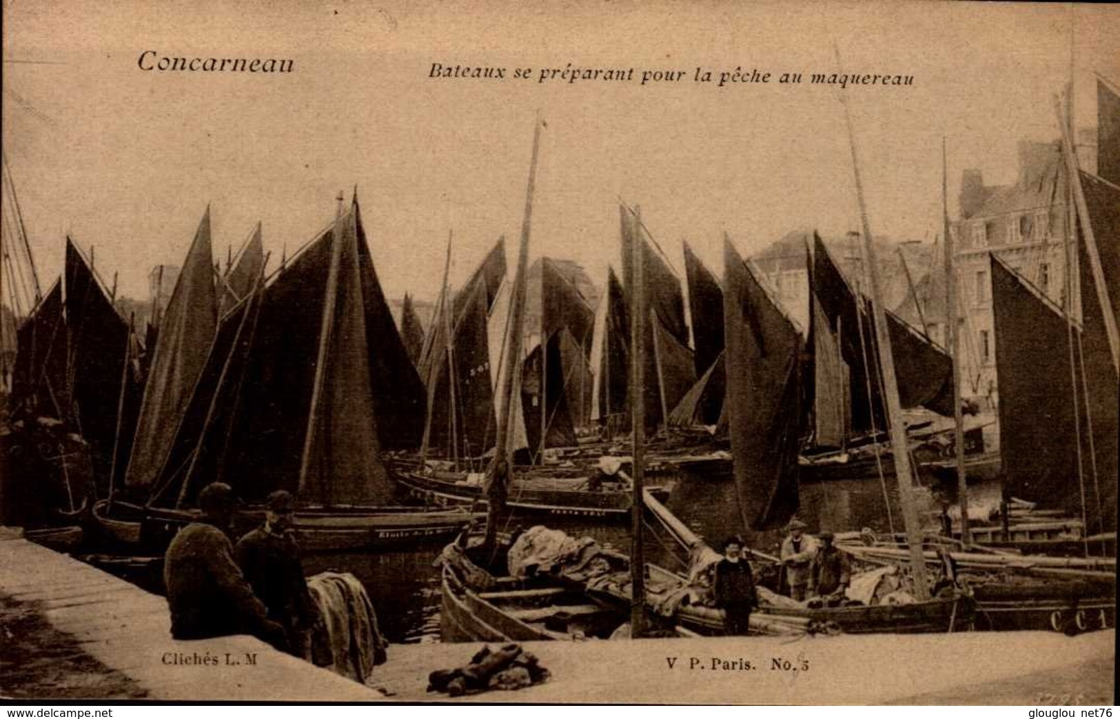 29-CONCARNEAU...BATEAUX SE PREPARANT POUR LA PECHE AU MAQUEREAU....CPA ANIMEE - Concarneau