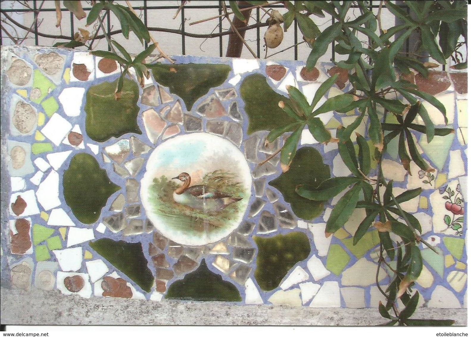 Art Naïf, La Maison Bleue, Mosaïque, Euclides Da Costa, Dives Sur Mer (14) - Musée Monument Historique - Canard, Faïence - Autres & Non Classés