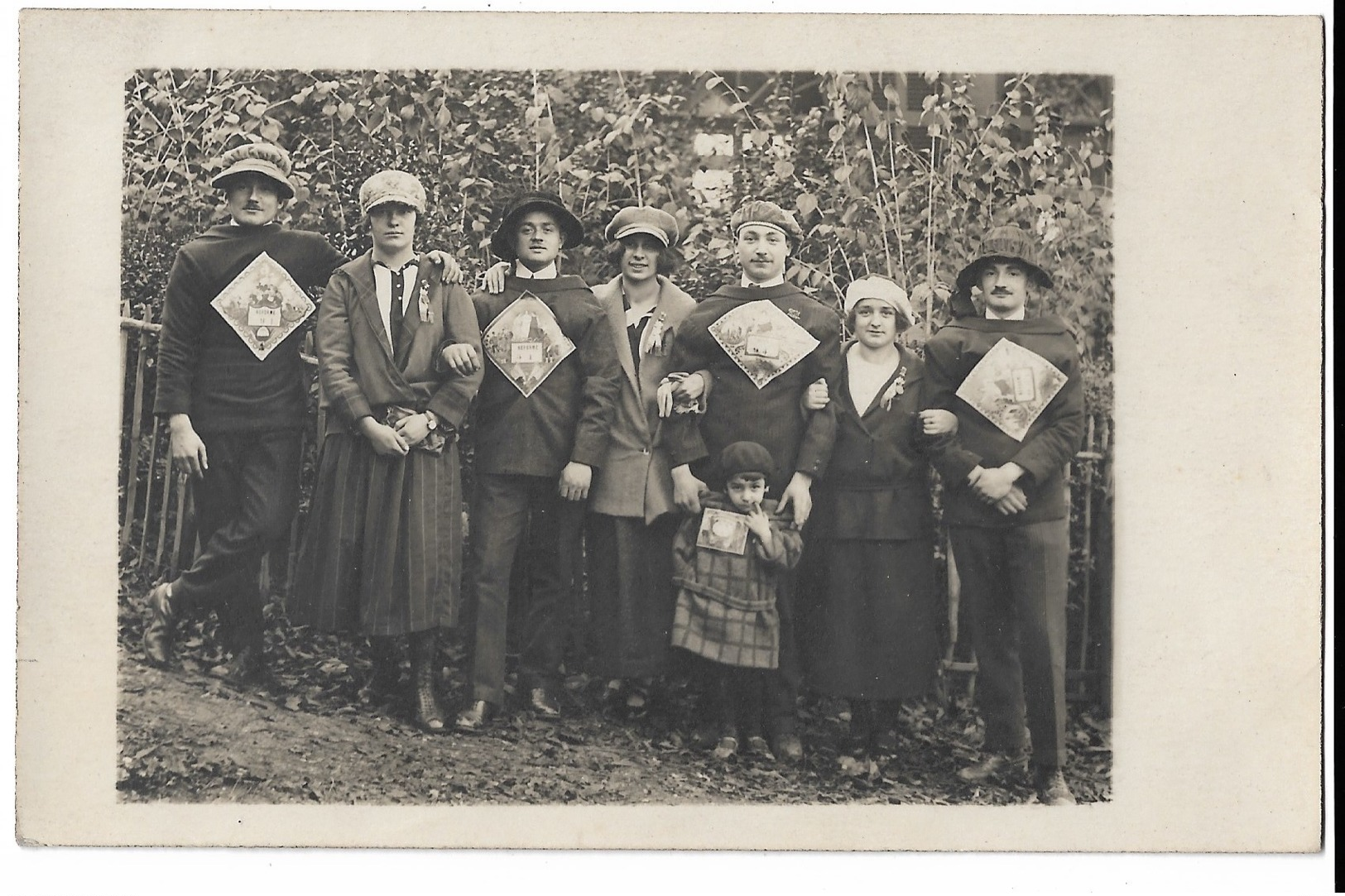 Carte Photo Conscrits  Au Dos "mai 1923 " - Autres & Non Classés