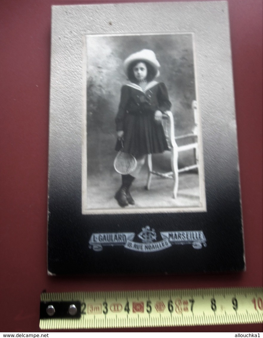 Années(±)1909 TENNIS JEUNE FILLE TENUE SPORTIVE MARIN AV RAQUETTE Photographie GAULARD MARSEILLE -Photo Originale Photos - Sports