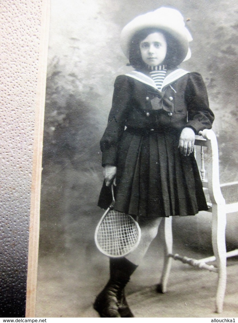 Années(±)1909 TENNIS JEUNE FILLE TENUE SPORTIVE MARIN AV RAQUETTE Photographie GAULARD MARSEILLE -Photo Originale Photos - Sports