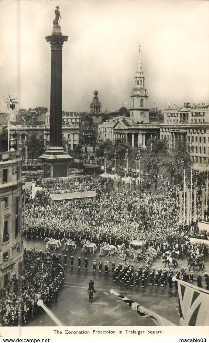 Angleterre- Londres : The Coronation Procession In  Trafalgar Square  Carte Photo    Réf 7141 - Trafalgar Square