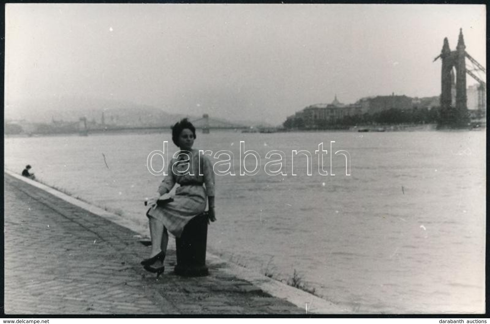 Cca 1950-1960 Budapest, A Duna-part A Régi Erzsébet-híd Maradványával, Háttérben A Lánchíddal, Fotó, 9×14 Cm - Andere & Zonder Classificatie