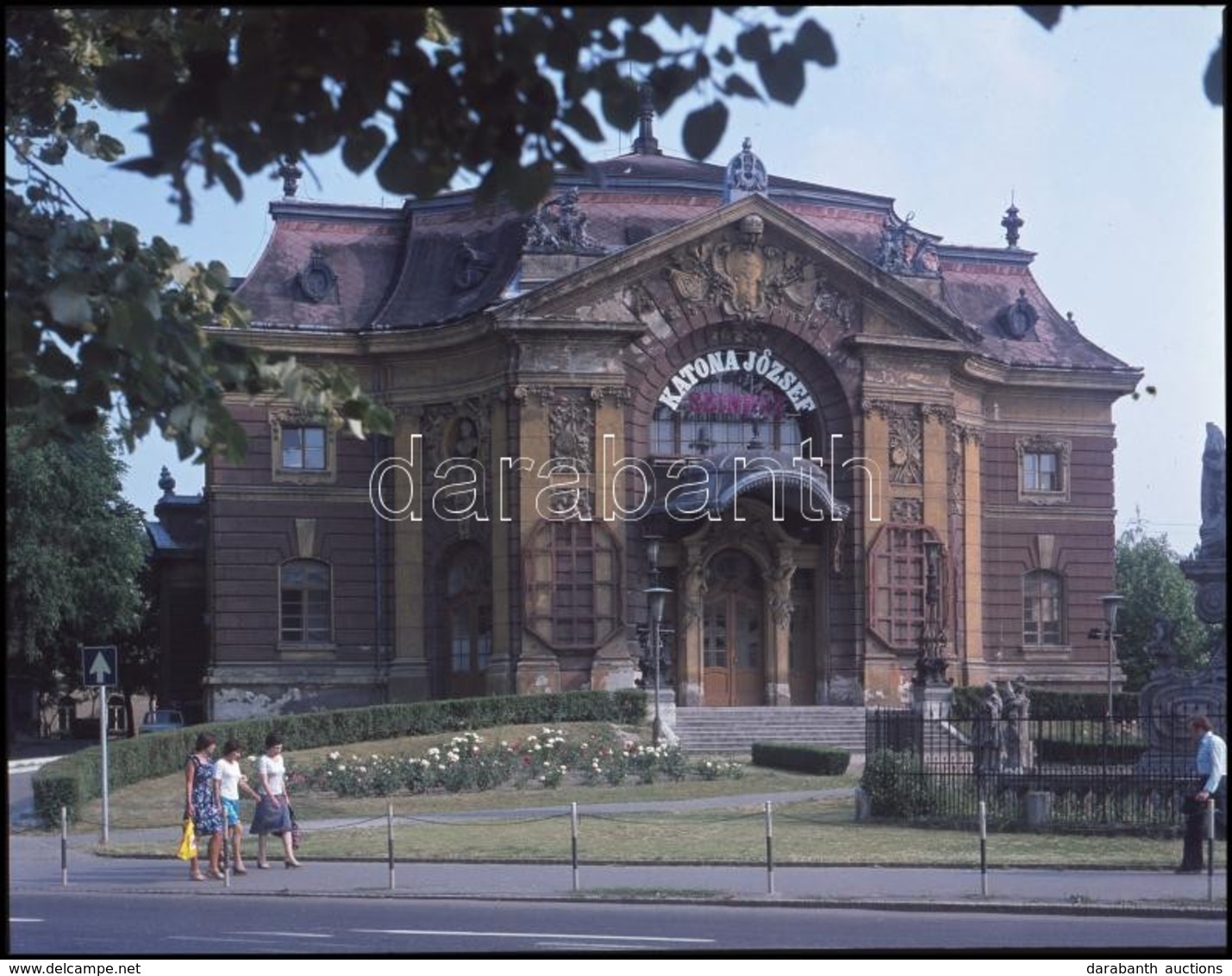 Cca 1985 Kecskeméti épületek, Városképek, 13 Db Professzionális Minőségű, Vintage Diapozitív Felvétel, Amelyek Szabadon  - Sonstige & Ohne Zuordnung