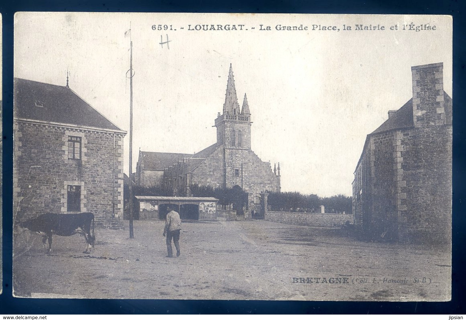 Cpa Du 22 Louargat  -- La Grande Rue , La Mairie Et L' église  --- Canton Callac Arr Guingamp    LZ61 - Callac