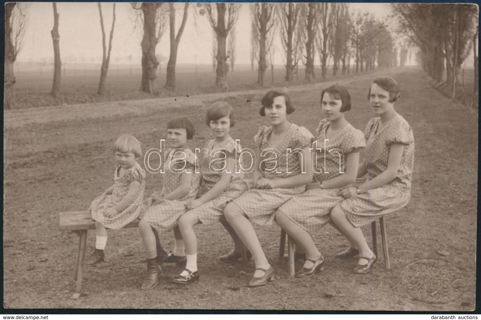 1928 'A Hat Szupper Lány' Fotólap, Feliratozva, Jánossy János Győri Műterméből, 9×13,5 Cm - Andere & Zonder Classificatie