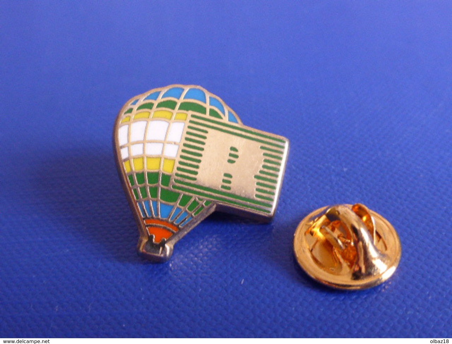 Pin's Montgolfière Avec Logo R Style Celui De La BNP - Zamac (YJ11) - Mongolfiere