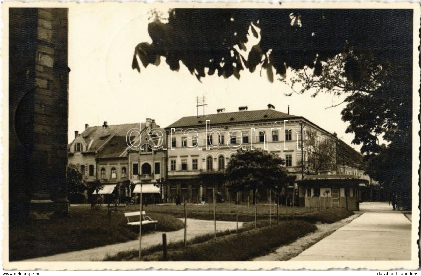 T2 1940 Beszterce, Bistritz, Bistrita; Utcakép Bevonuláskor / Street View, Entry Of The Hungarian Troops. Photo + '1940  - Sin Clasificación