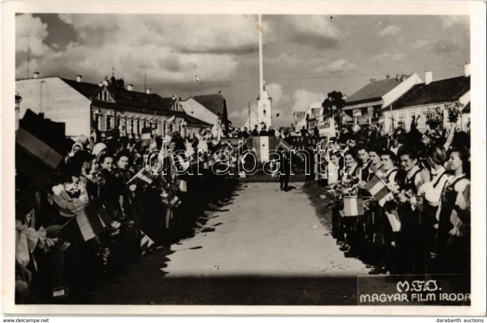 T2 1940 Gyergyószentmiklós, Gheorgheni; Bevonulás / Entry Of The Hungarian Troops + 'Gyergyószentmiklós Visszatért' So.  - Sin Clasificación