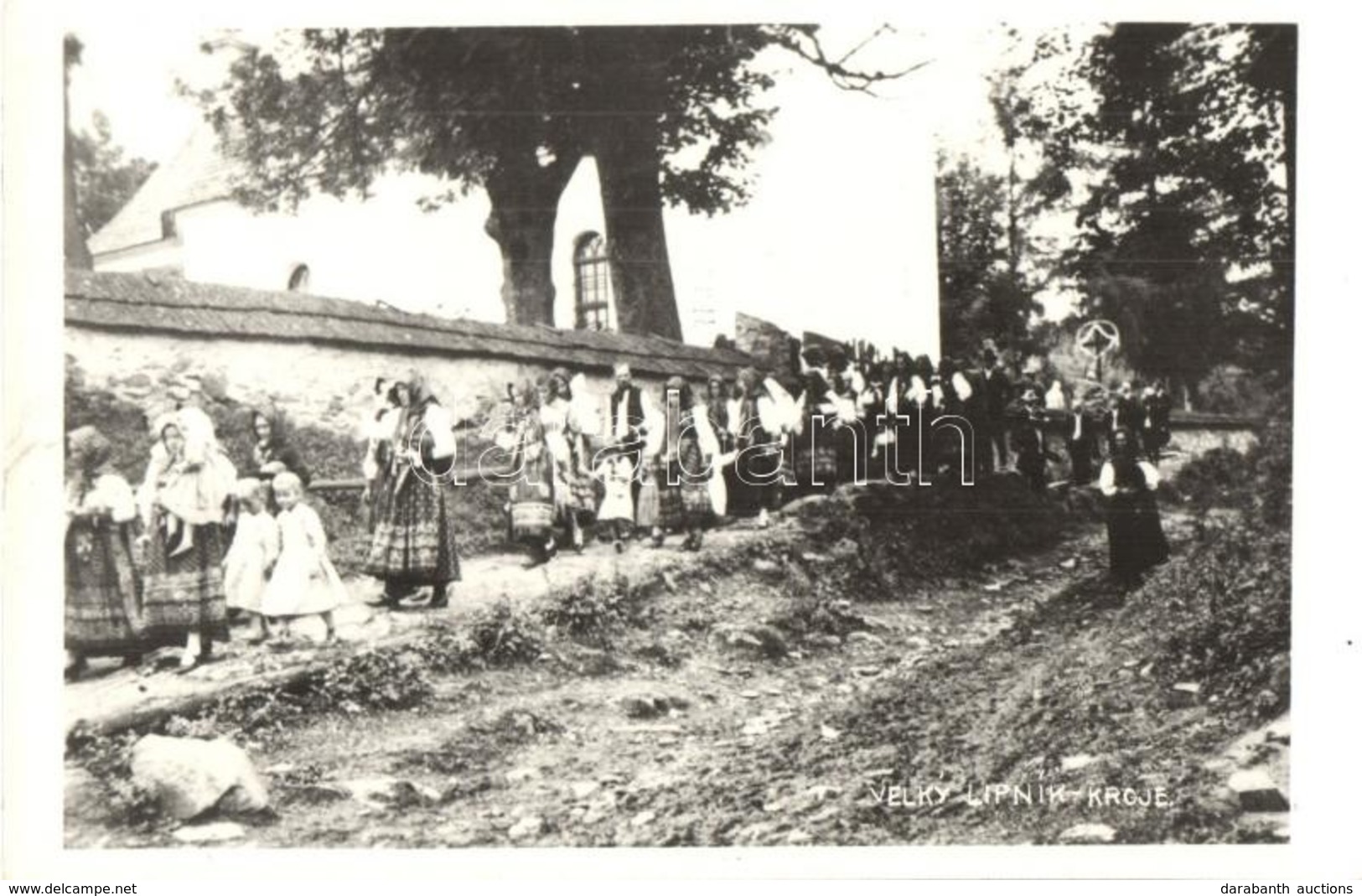 * T1/T2 Nagyhársas, Velky Lipník; Falubeliek Népviseletben / Kroje / Slovakian Folklore. J. Mrázek - Zonder Classificatie