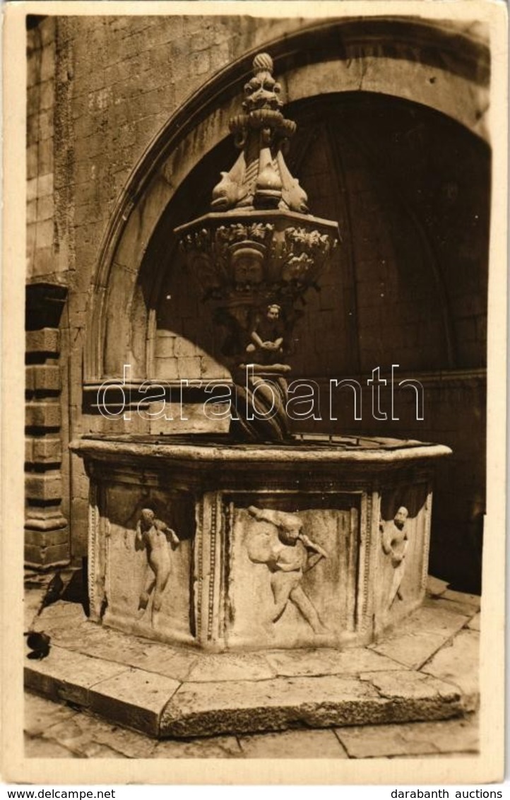 ** T2 Dubrovnik, Ragusa; Small Onofrio's Fountain, Photo - Unclassified