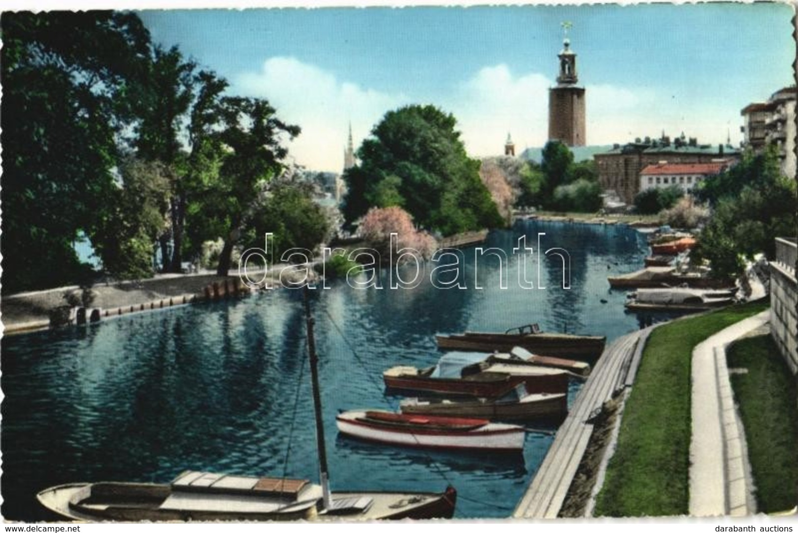 ** T1/T2 Stockholm, Parti Fran Klara Strand Med Stadshuset I Bakgrunden / Lake, Boats, Town Hall - Zonder Classificatie