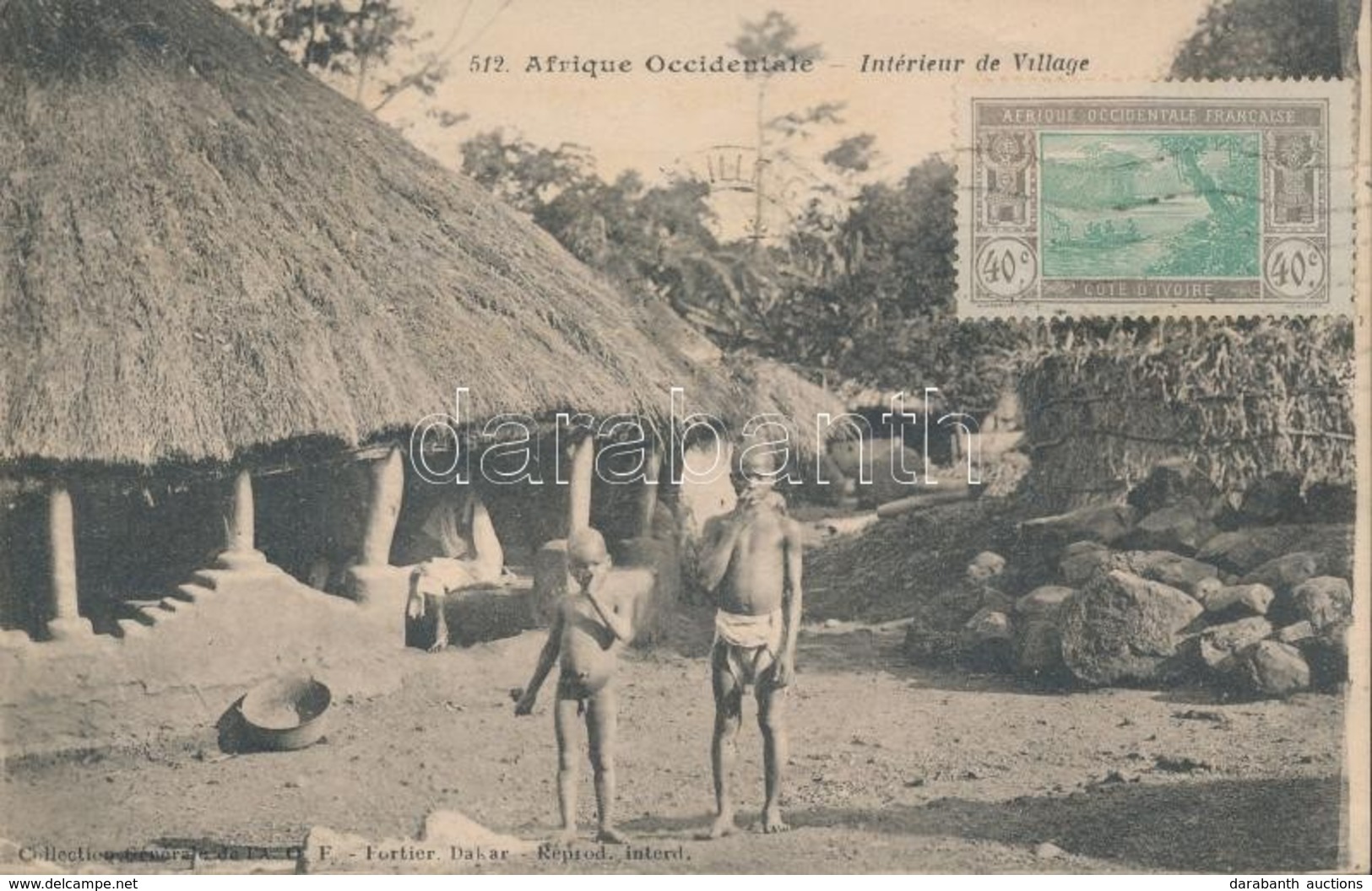 T2 Afrique Occidentale, Intérieur De Village / Village, Children, Folklore From French West Africa. TCV Card - Zonder Classificatie