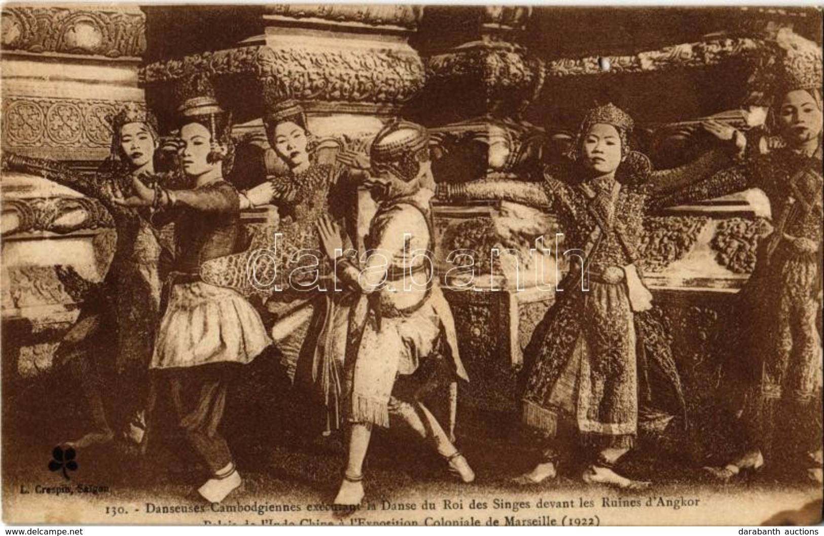 * T3/T4 Danseuses Cambodgiennes Executant La Danse Du Roi Des Singes Devant Les Ruines D'Angkor / Cambodian Dancers Perf - Zonder Classificatie