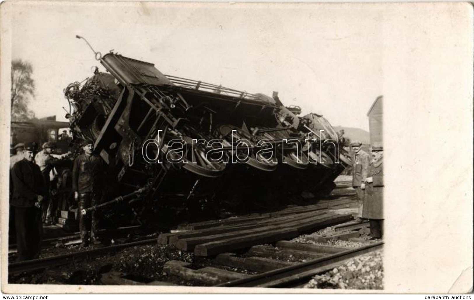 ** T2/T3 MÁV 302. Sorozatú Felborult Mozdonyát állítják Fel / Overturned Hungarian State Railway's Locomotive. Photo (EK - Sin Clasificación
