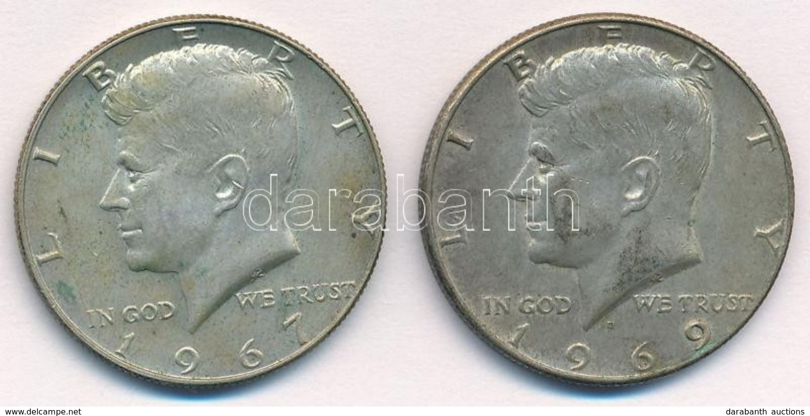 Amerikai Egyesült Államok 1967-1969D 1/2$ Ag 'Kennedy' (2x) T:1-,2 Patina
USA 1967-1969D 1/2 Dollar Ag 'Kennedy' (2x) C: - Non Classés