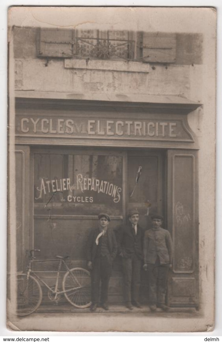 Carte Photo Magasin De Cycles Electricité Atelier D Réparation Vélo à Identifier - Geschäfte