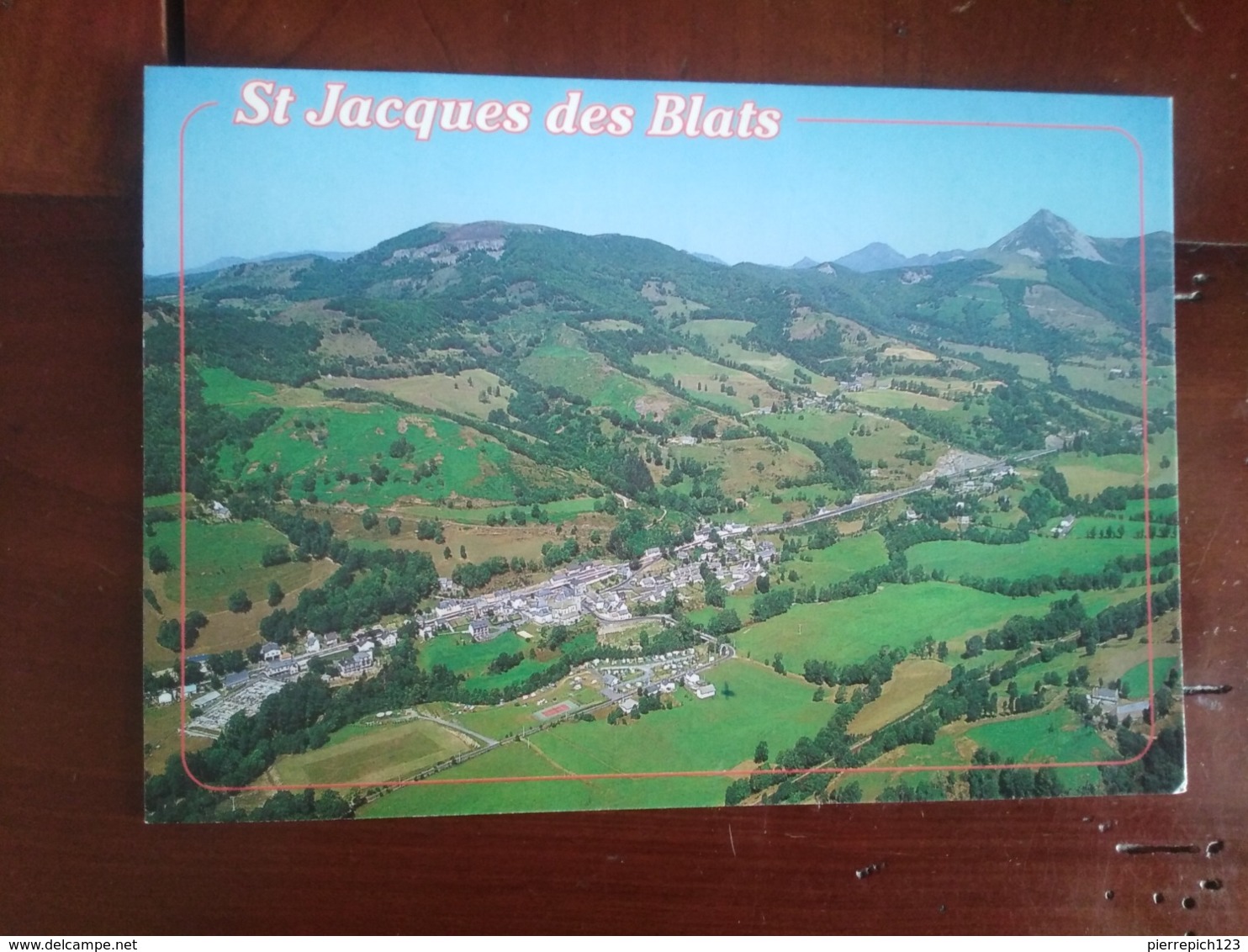 15 - Saint Jacques Des Blats - Vue Générale - Au Loin Le Puy Griou - Autres & Non Classés