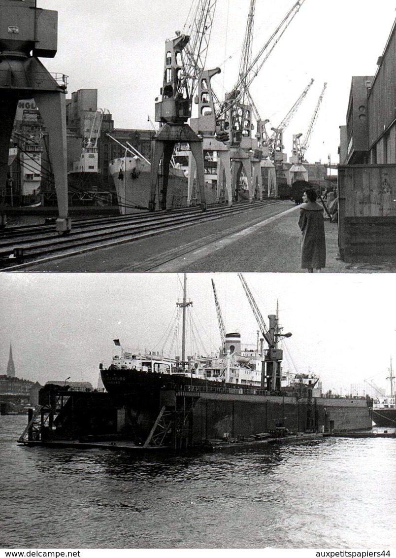 2 Photos Originales Femme Seule Perdue Au Pied Des Grues Du Port De Hambourg Vers 1960 & Paquebot En Cale Sèche - Barcos