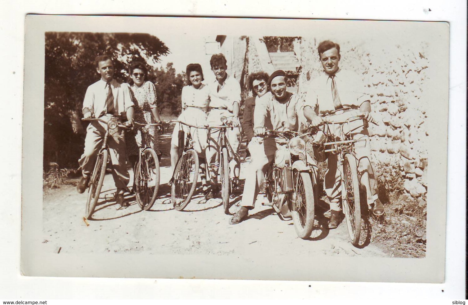 PHOTO - Départ Pour Une Promenade à Vélo + Une Moto - Ft 11,5 X 7 Cm - Sports