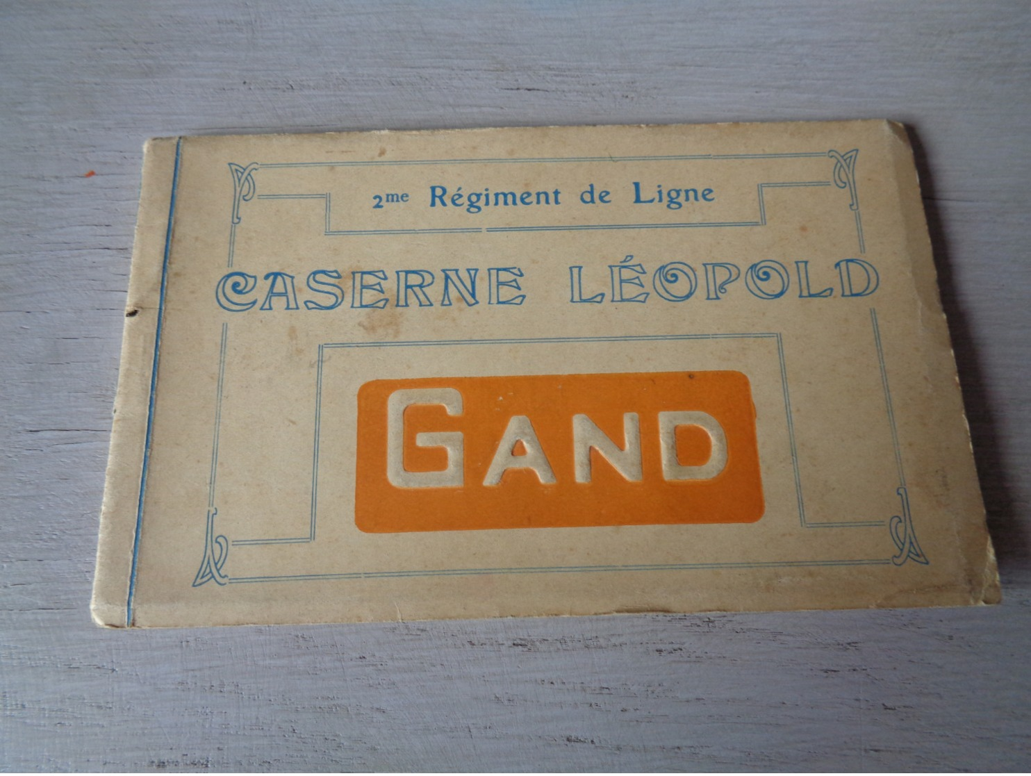 Belgique  België  ( 617 )   Gand   Gent  Carnet Met 10 Postkaarten : Caserne ( Kazerne ) Léopold - 10 Scans - Gent