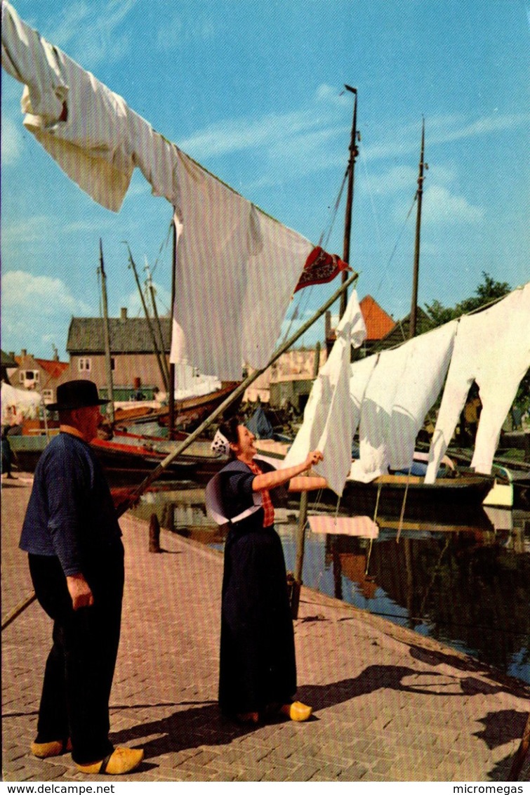 SPAKENBURG - De Schone Witte Was - Spakenburg