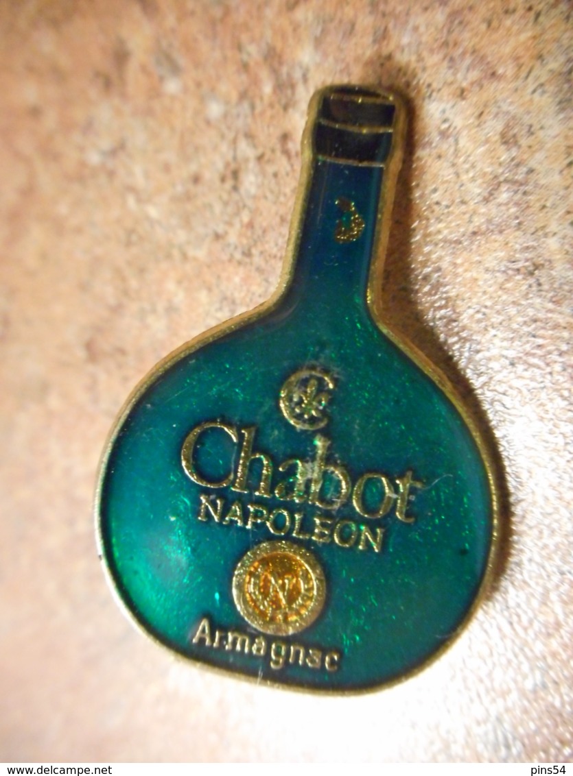 A041 -- Pin's Alcool Armagnac Chabot Napoleon - Boissons