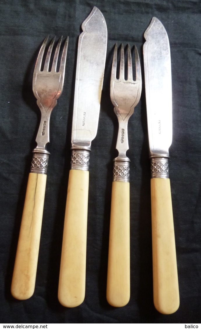 4 Pièces - Très Jolie, Couteaux Et Fourchettes à Poissons - Asie , Gravé - Manche En Bakélite - Messer