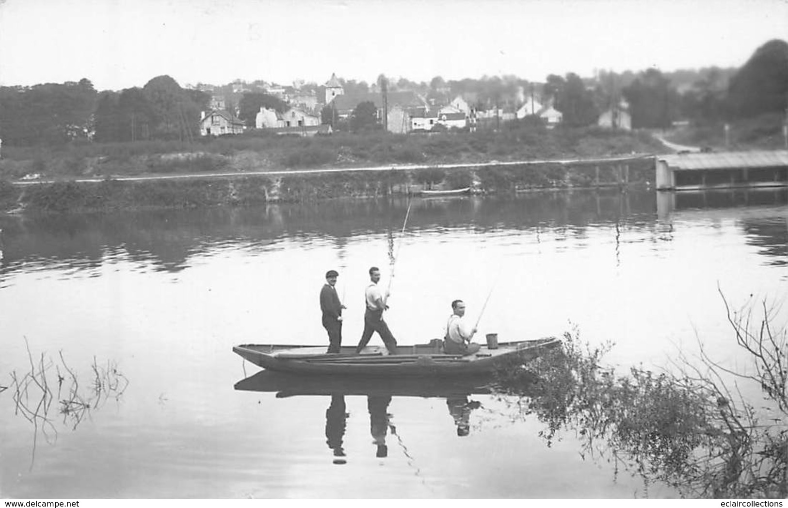 Thème.  Métier.   Pêche A La Ligne :    Photo Non Localisée         (Voir Scan) - Fishing