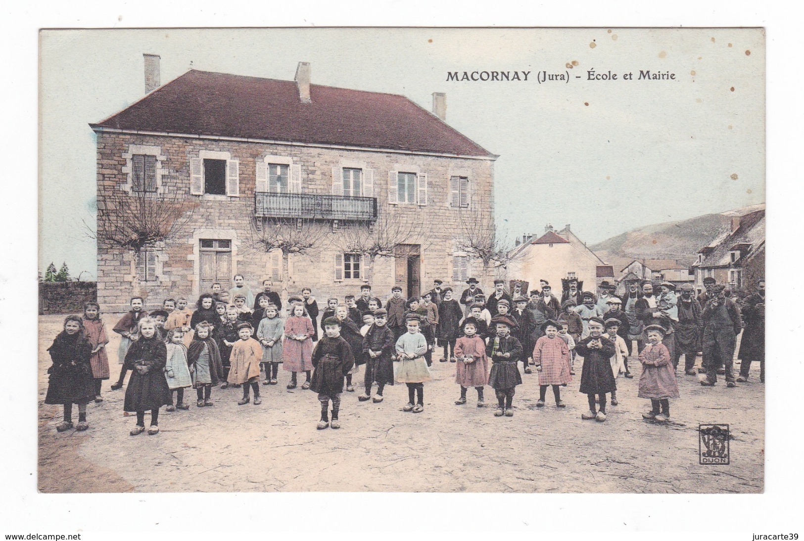 Macornay.39.Jura.Ecole Et Mairie. - Autres & Non Classés