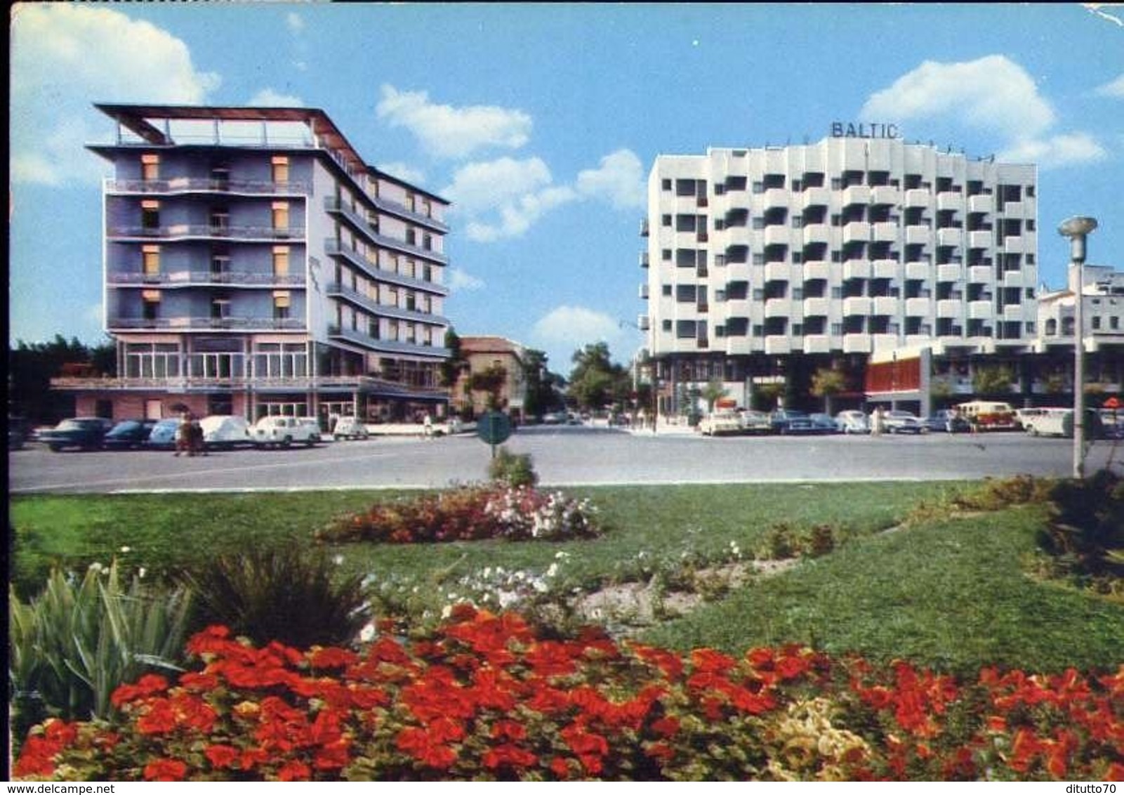 Riccione - Piazzale S.martino - Formato Grande Viaggiata – E 13 - Rimini