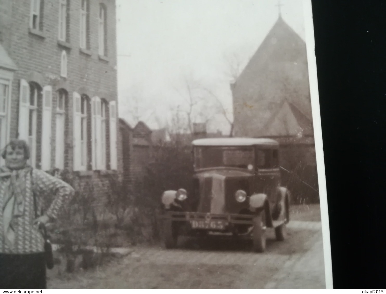 AUTO MERK RENAULT IN PASTOOR SCHMIDT TE O. D. BELGIË ? Voiture Garée Devant Une Maison Localisée Par Son Adresse En 1928 - A Identifier